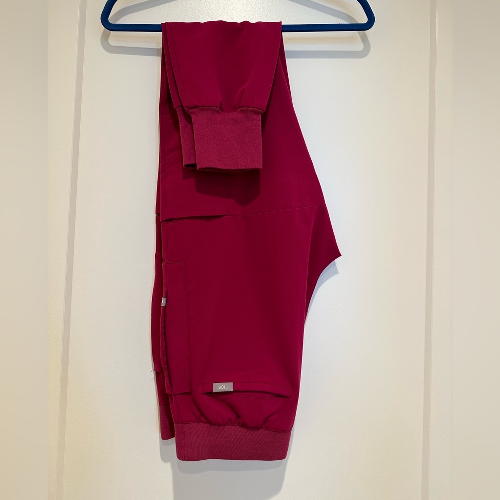 Figs Women’s in Nepal Jogger pants - Dark Magenta